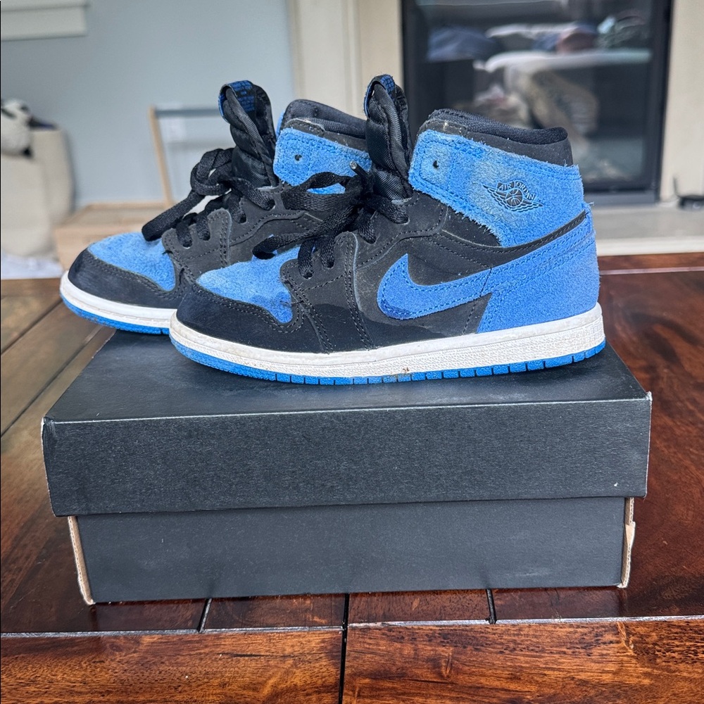 Kids Jordan 1 Retro High OG Black and Blue Sneakers - Picture 3 of 7
